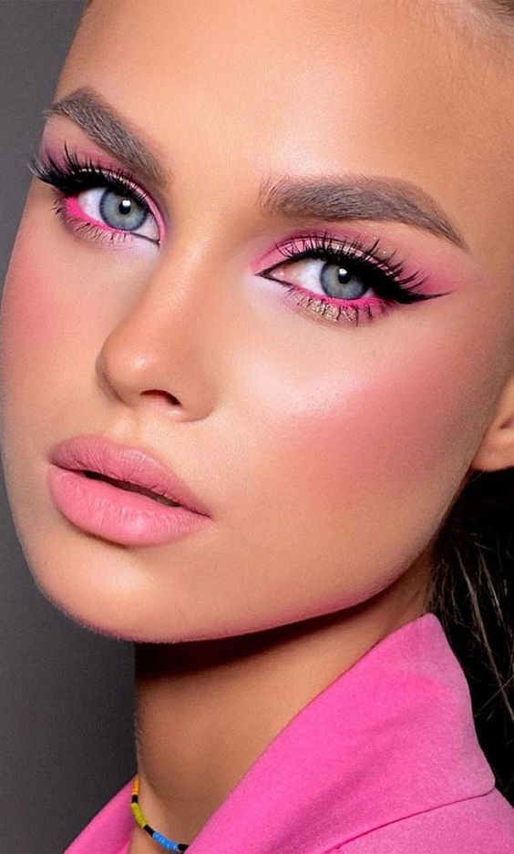 Hot Pink Makeup Trends - Formal Approach