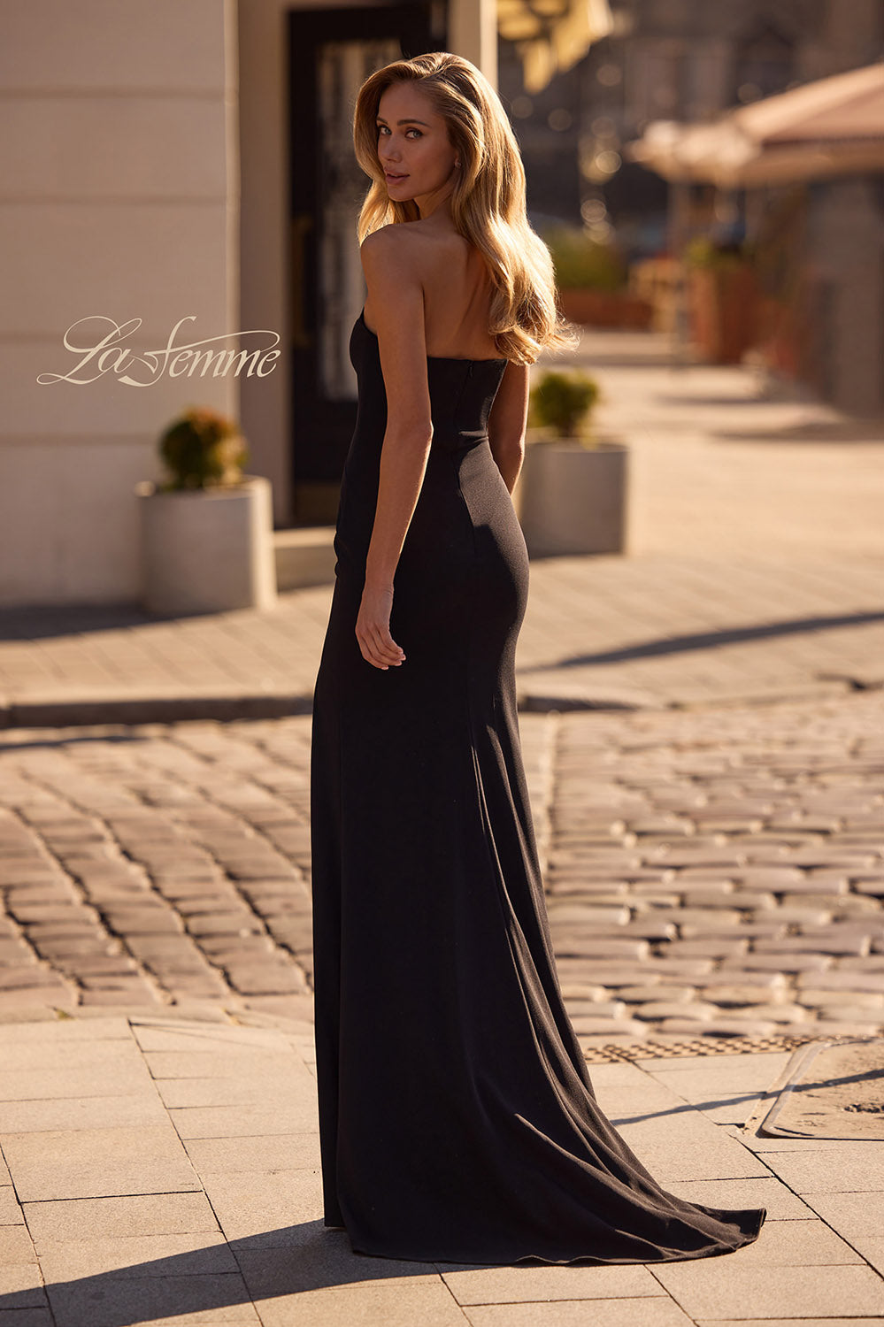 La Femme 32919 prom dress images.  La Femme 32919 is available in these colors: Black, Red.