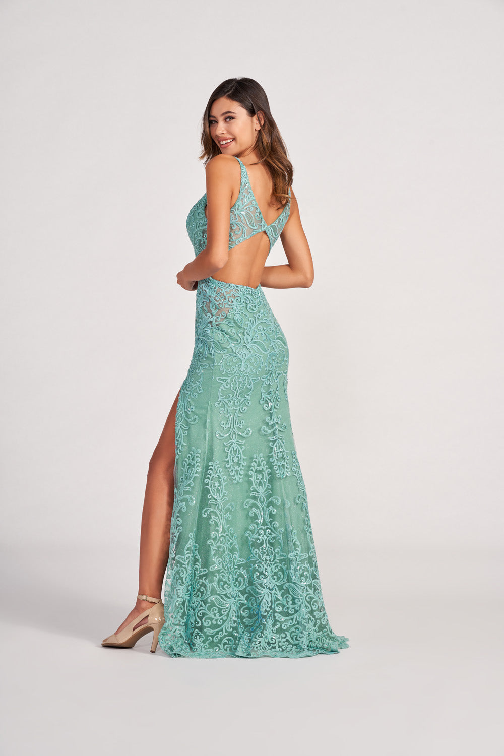 Green V-neck Lace Long Prom Dress, A-Line Evening Dress with Slit –  Loveydress