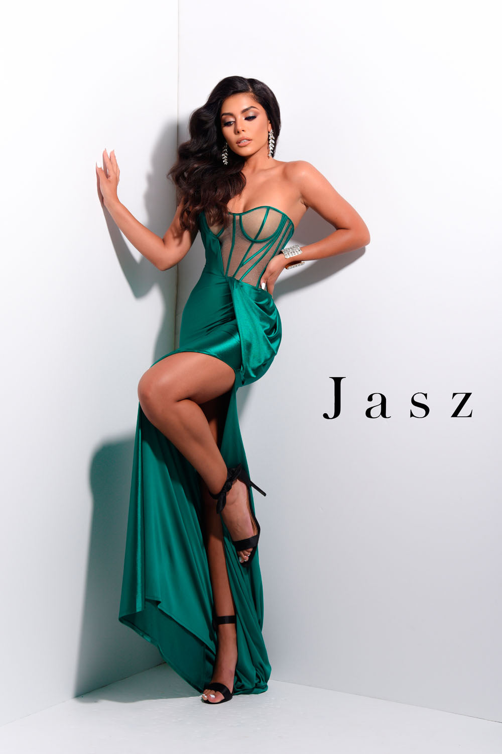 Jasz Couture 7200 prom dress images.  Jasz Couture 7200 is available in these colors: Emerald,  White,  Red.